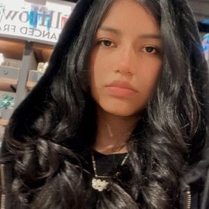 Meet your Posher, Daniela